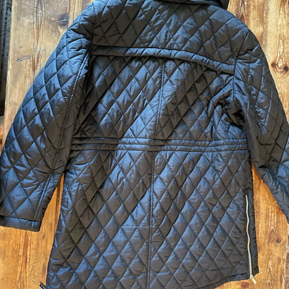 Michael Kors Black ski or puffer jacketwith adjustable waist - Picture 3 of 4